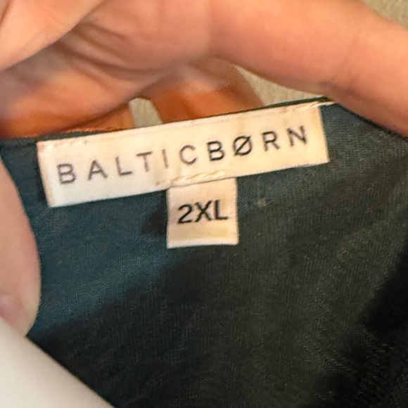 Baltic Born Leslie Velvet Maxi Dress in the Bronze + Jade color variant. - Picture 6 of 6